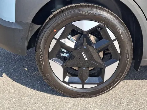 More photos of 2027 Kia Seltos S at Tri-City KIA, NC