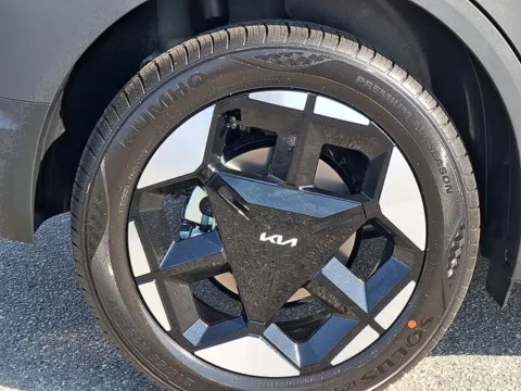 More photos of 2027 Kia Seltos EX at Tri-City KIA, NC