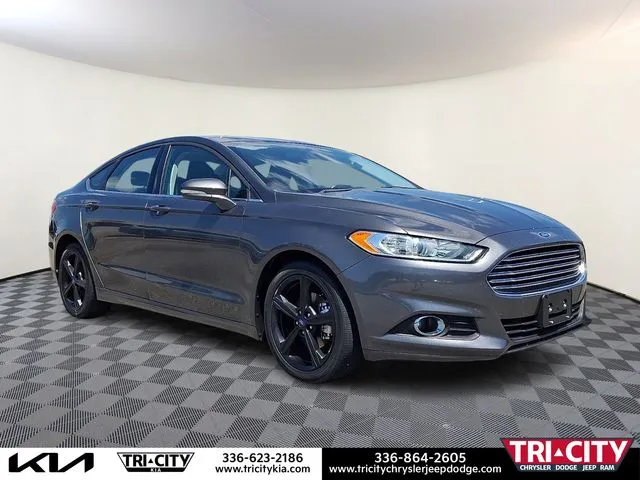 Gray 2016 Ford Fusion SE for sale in Eden, NC