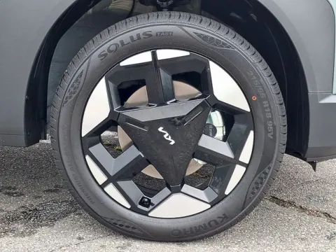 More photos of 2027 Kia Seltos S at Tri-City KIA, NC