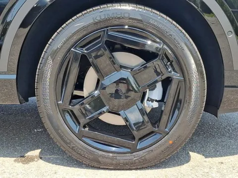 More photos of 2027 Kia Telluride Hybrid X-Line SX Prestige at Tri-City KIA, NC