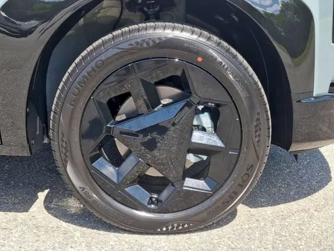 More photos of 2027 Kia Seltos X-Line S at Tri-City KIA, NC