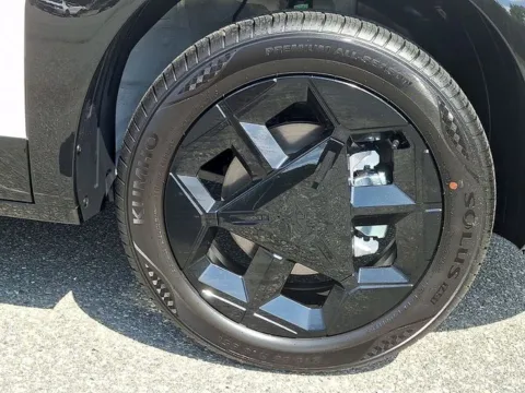 More photos of 2027 Kia Seltos X-Line S at Tri-City KIA, NC