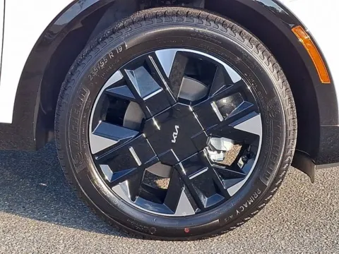 More photos of 2027 Kia Sportage SX-Prestige at Tri-City KIA, NC