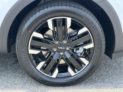 More photos of 2025 Kia Telluride SX at Tri-City KIA, NC