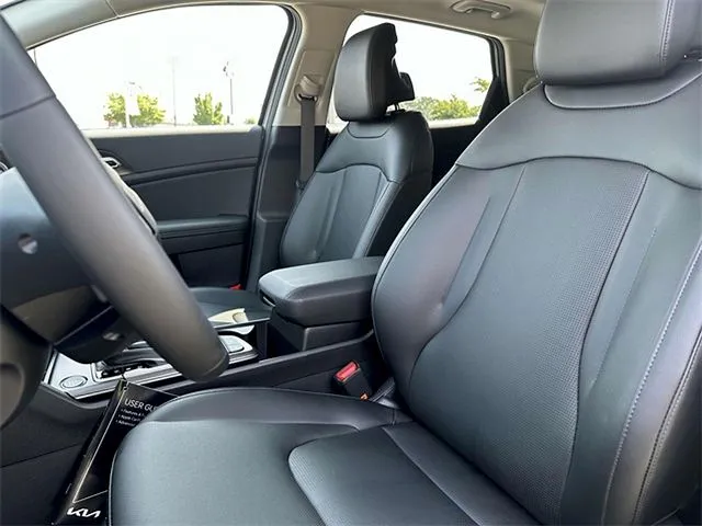 2026 Kia Sportage SX - Photo 6