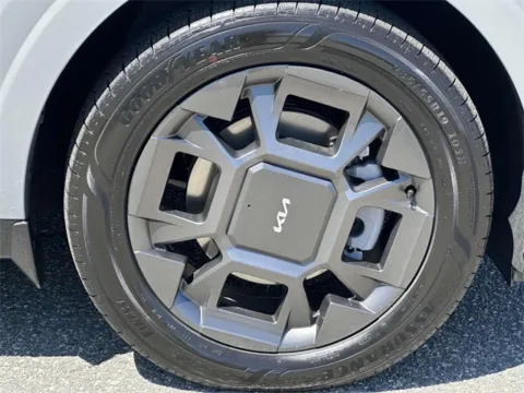 More photos of 2025 Kia Carnival Hybrid EX at Tri-City KIA, NC