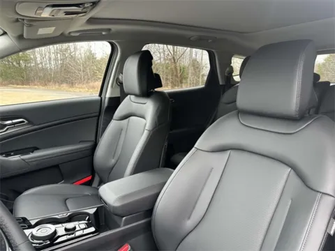 More photos of 2025 Kia Sportage Hybrid EX at Tri-City KIA, NC
