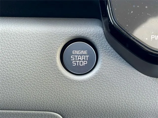 2025 Kia Carnival EX - Photo 17