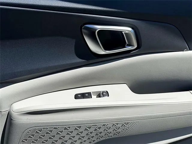 2025 Kia Carnival EX - Photo 27