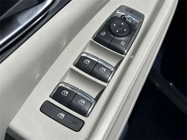 2025 Kia Carnival EX - Photo 8