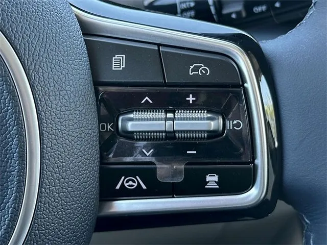 2025 Kia Carnival EX - Photo 13