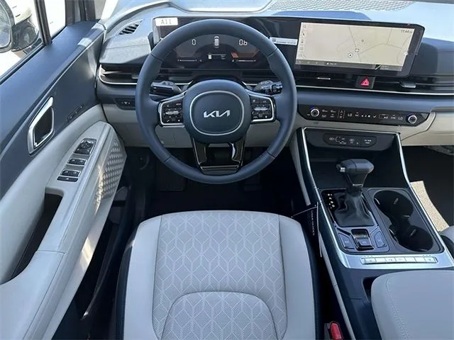 2025 Kia Carnival EX - Photo 20