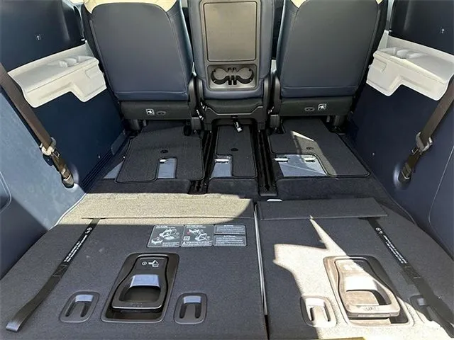 2025 Kia Carnival EX - Photo 23