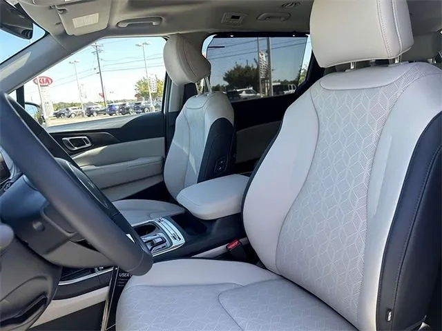2026 Kia Carnival SX - Photo 6