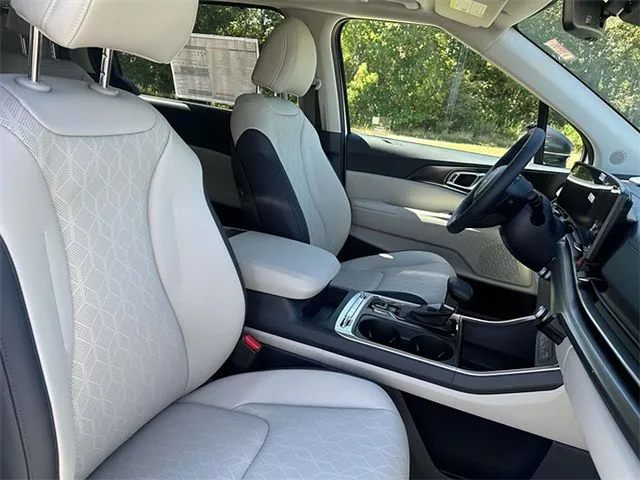 2026 Kia Carnival SX - Photo 26
