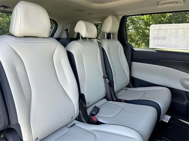 2026 Kia Carnival SX - Photo 24