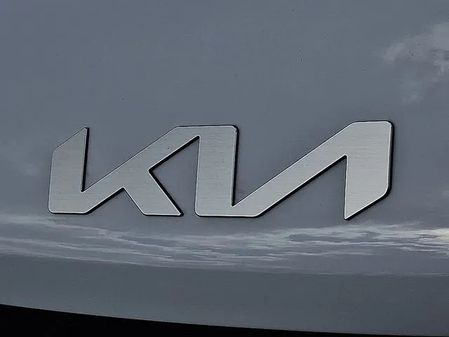 2026 Kia Sorento S - Photo 6