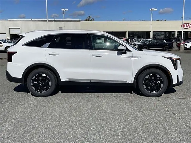 2026 Kia Sorento S - Photo 8