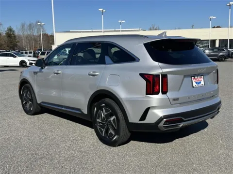 More photos of 2022 Kia Sorento Hybrid S at Tri-City KIA, NC