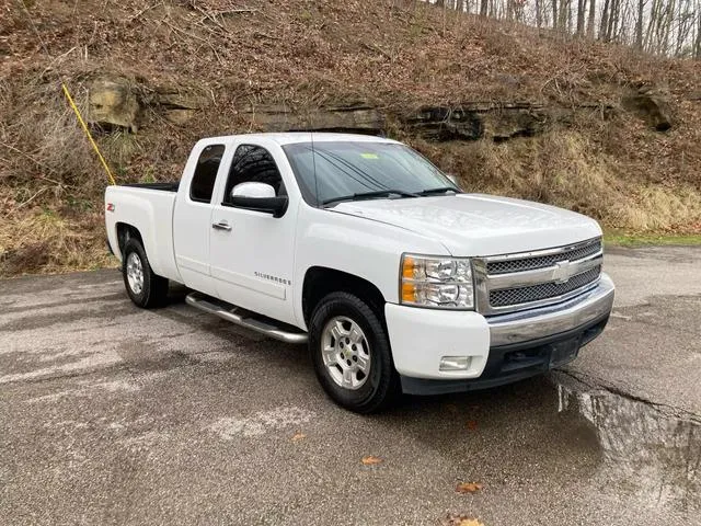 2008 Chevrolet Silverado 1500 Extended Cab LT Pickup 4D 5 3/4 ft for sale in Ashland, KY