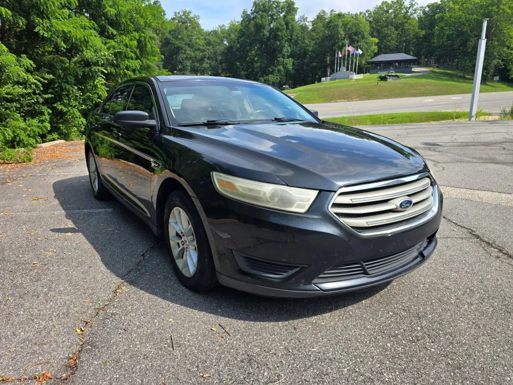 Blue 2013 Ford Taurus SE Sedan 4D for sale in Ashland, KY