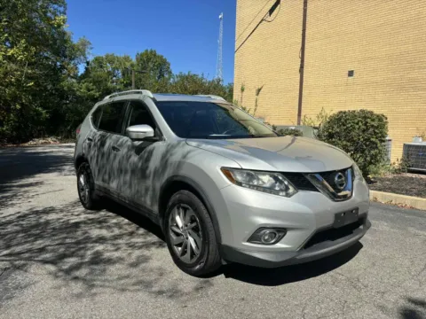 Red 2014 Nissan Rogue SL Sport Utility 4D for sale in Ashland, KY