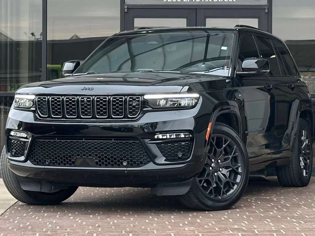 2023 Jeep Grand Cherokee Summit Reserve 4xe's photo