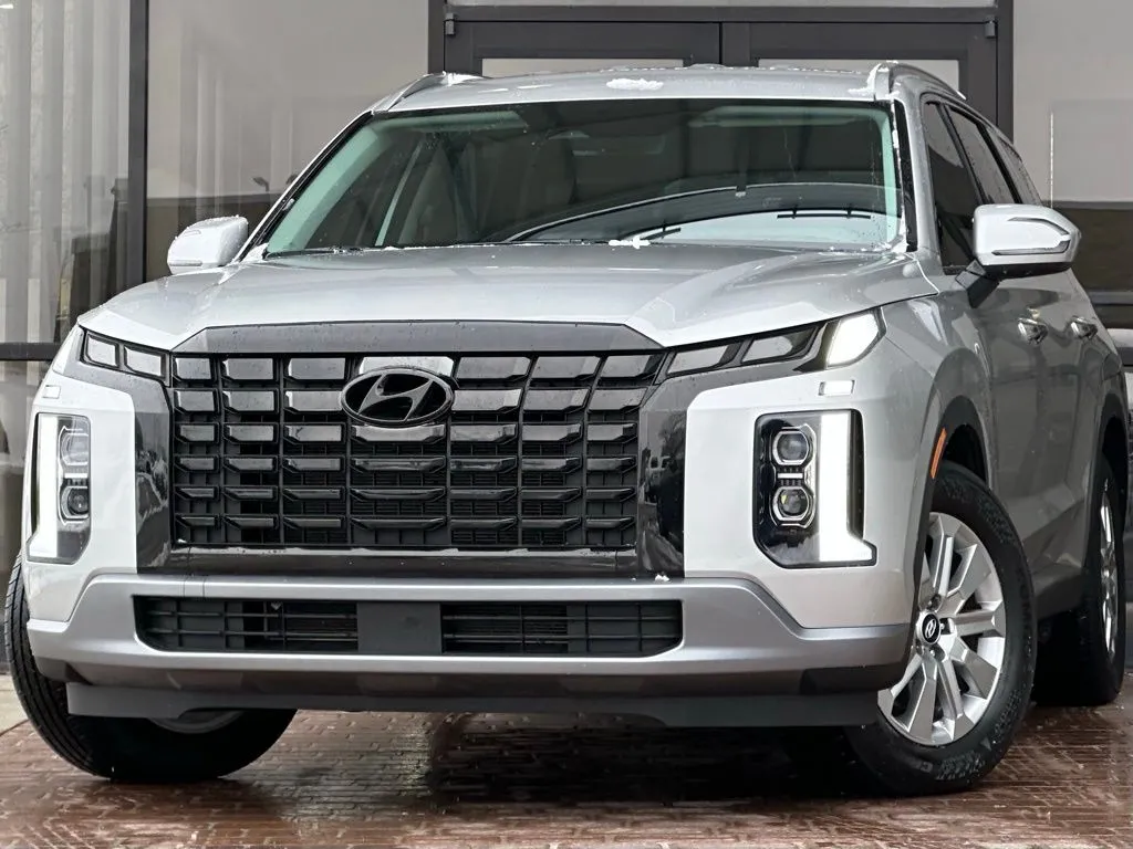 Silver 2024 Hyundai Palisade SEL for sale in Fishers, IN