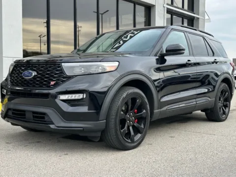 More photos of 2023 Ford Explorer ST at AutoGiant USA Fishers, IN