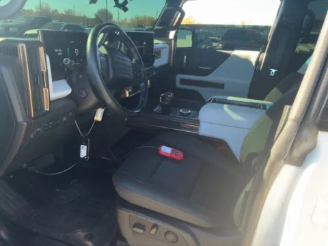 More photos of 2022 GMC Hummer EV Edition 1 at AutoGiant USA Fishers, IN