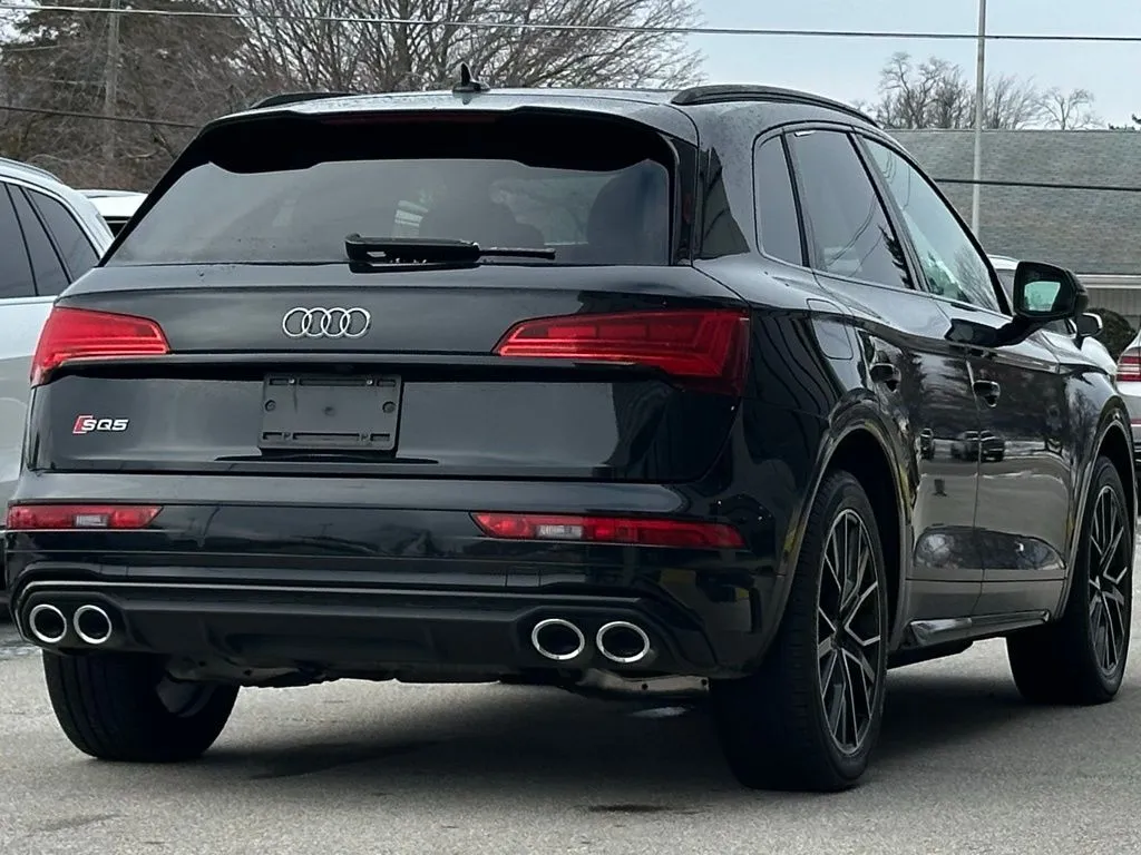 2022 Audi SQ5 Prestige photo 3