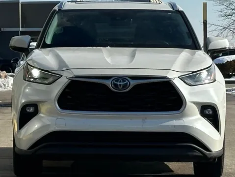 Another view of 2021 Toyota Highlander Hybrid XLE for sale in Fishers, IN at AutoGiant USA Fishers