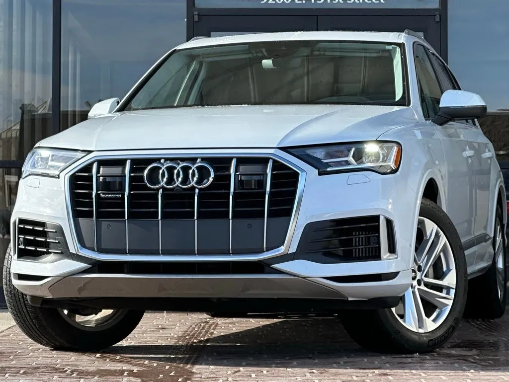 White 2022 Audi Q7 55 Premium Plus for sale in Fishers, IN