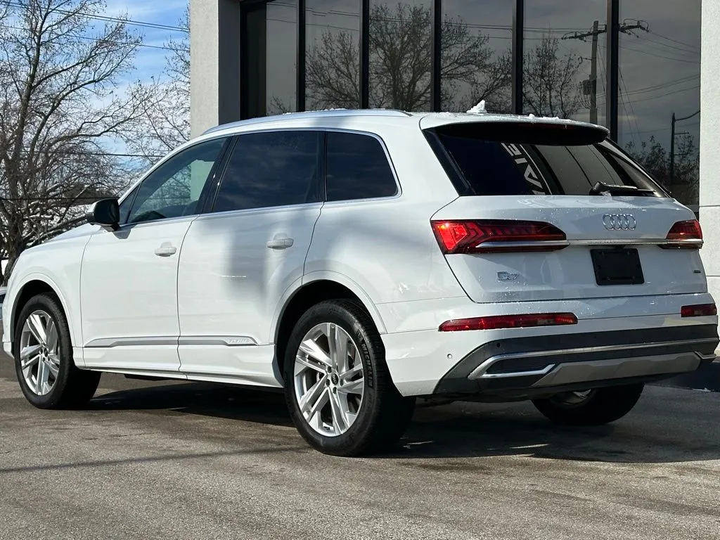 2022 Audi Q7 55 Premium Plus photo 3