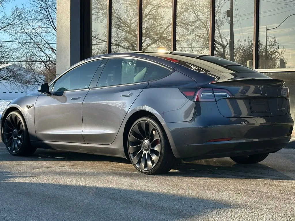 2023 Tesla Model 3 Performance photo 3