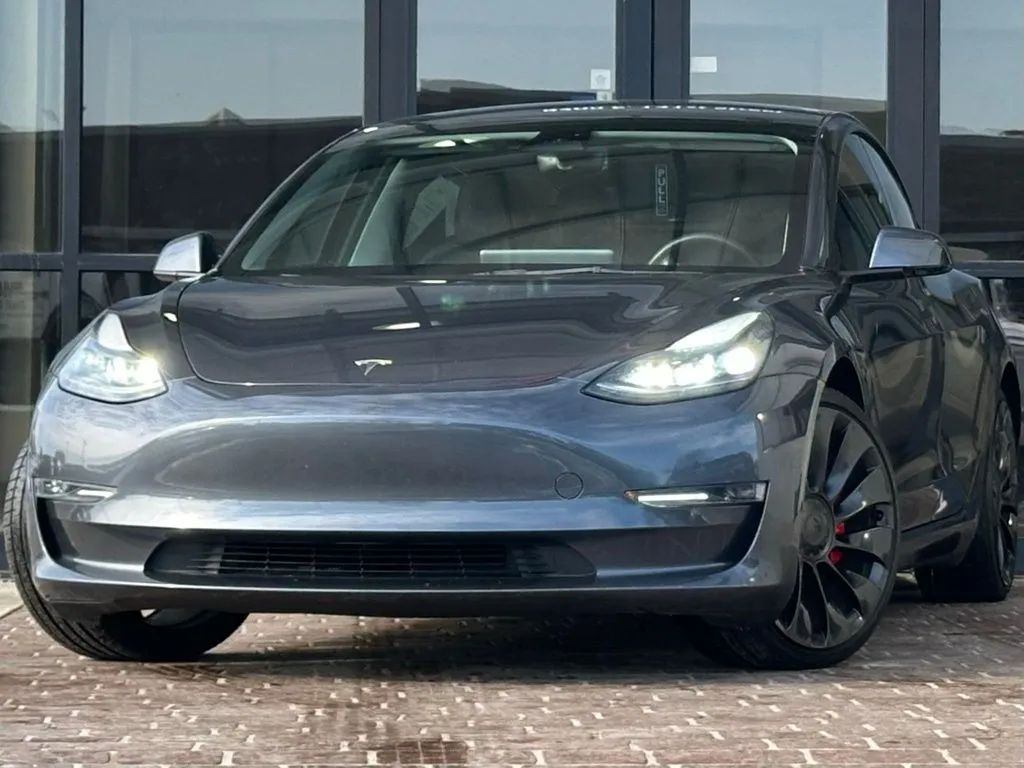 2023 Tesla Model 3 Performance's photo