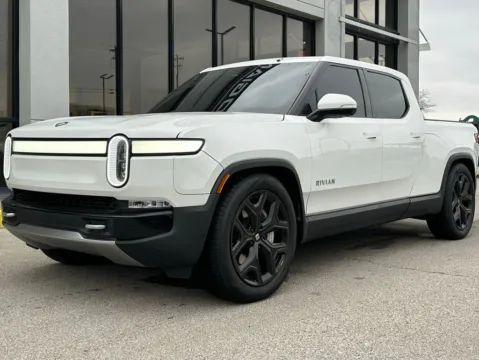 More photos of 2023 Rivian R1T Adventure at AutoGiant USA Fishers, IN