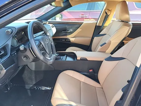 More photos of 2024 Lexus ES 350 at AutoGiant USA Fishers, IN