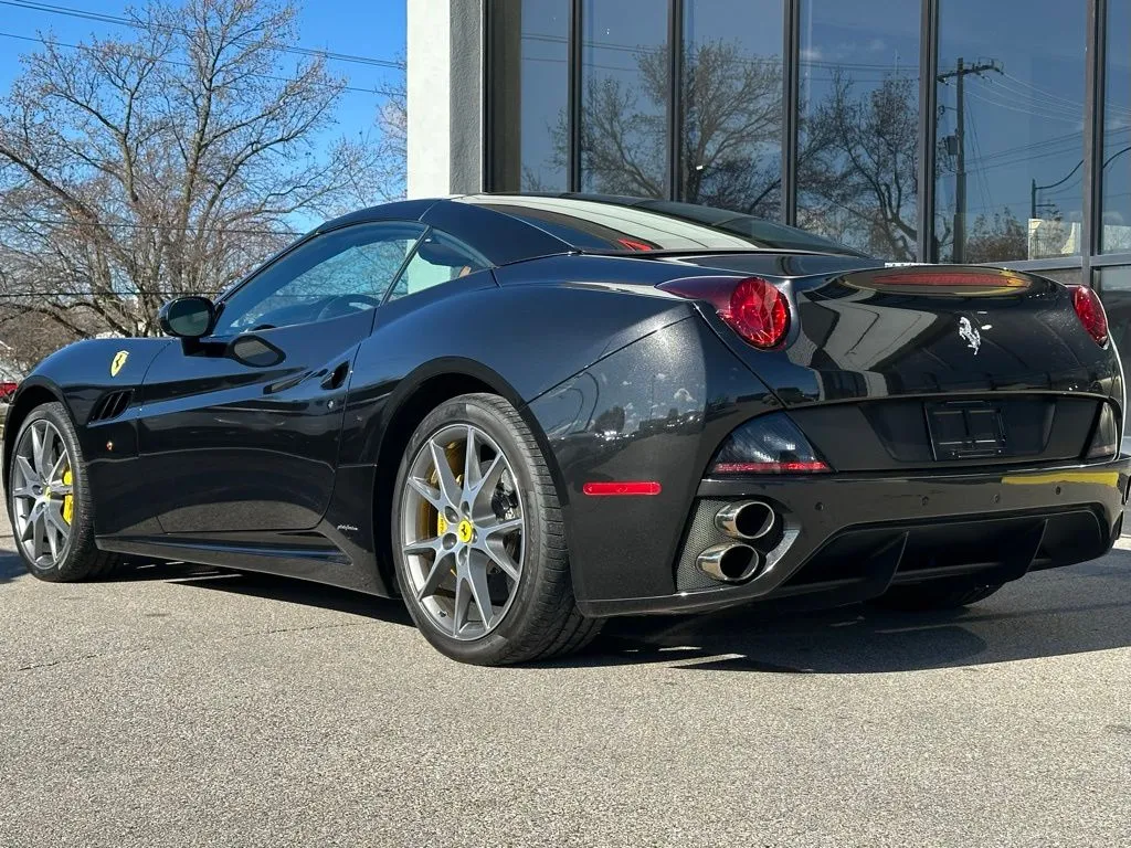 2010 Ferrari California Base photo 3