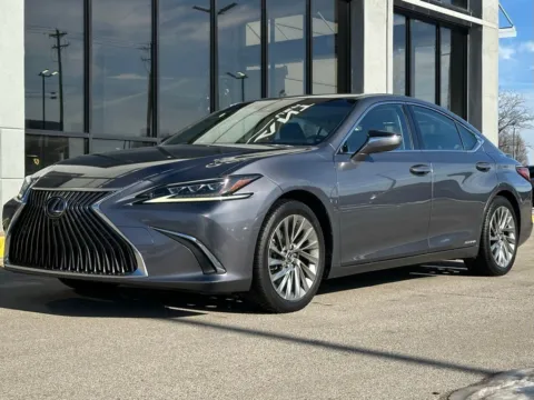 More photos of 2019 Lexus ES 300h Luxury at AutoGiant USA Fishers, IN