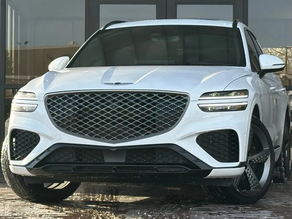 2022 GENESIS GV70 Sport's photo