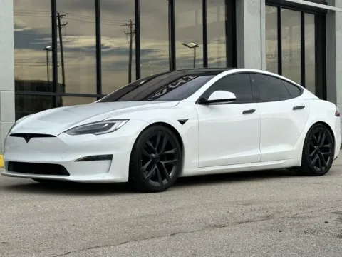 More photos of 2021 Tesla Model S Plaid at AutoGiant USA Fishers, IN