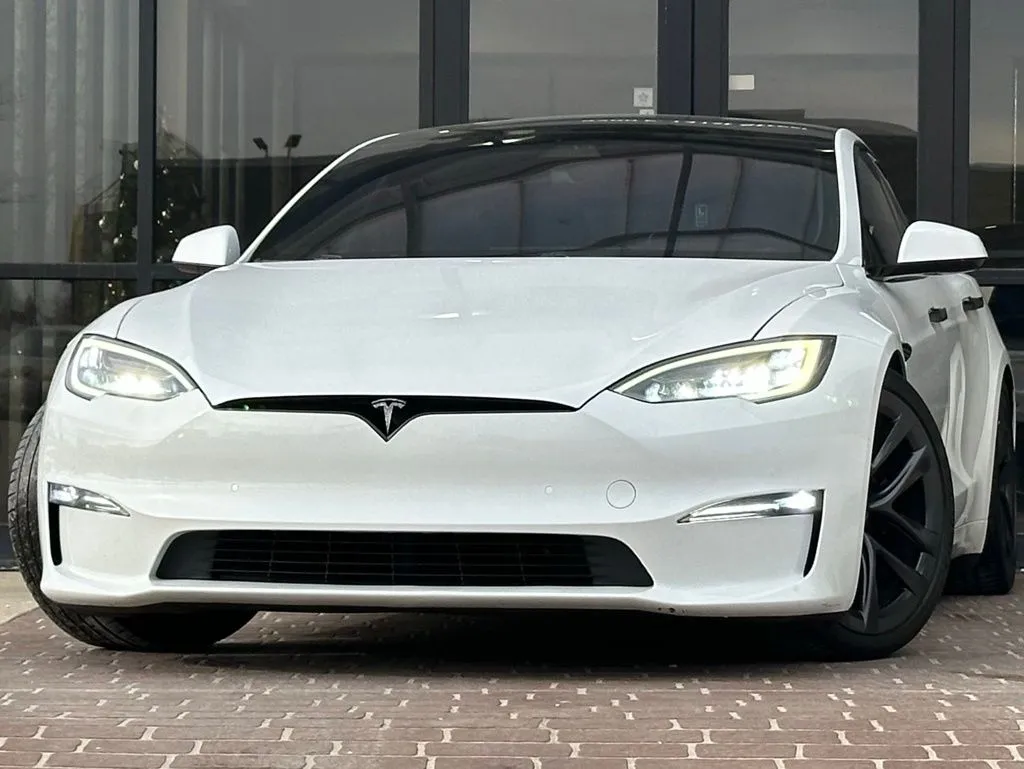 2021 Tesla Model S Plaid's photo