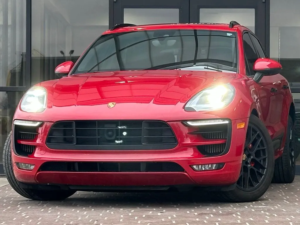 2017 Porsche Macan GTS's photo