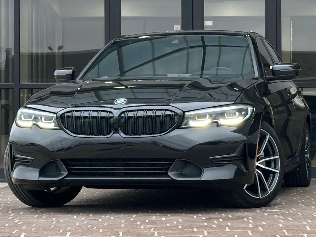 2021 BMW 3 Series 330i's photo