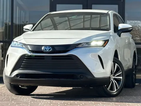 White 2022 Toyota Venza XLE for sale in Fishers, IN