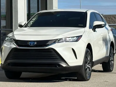 More photos of 2022 Toyota Venza XLE at AutoGiant USA Fishers, IN