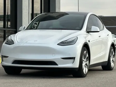 More photos of 2021 Tesla Model Y Long Range at AutoGiant USA Fishers, IN