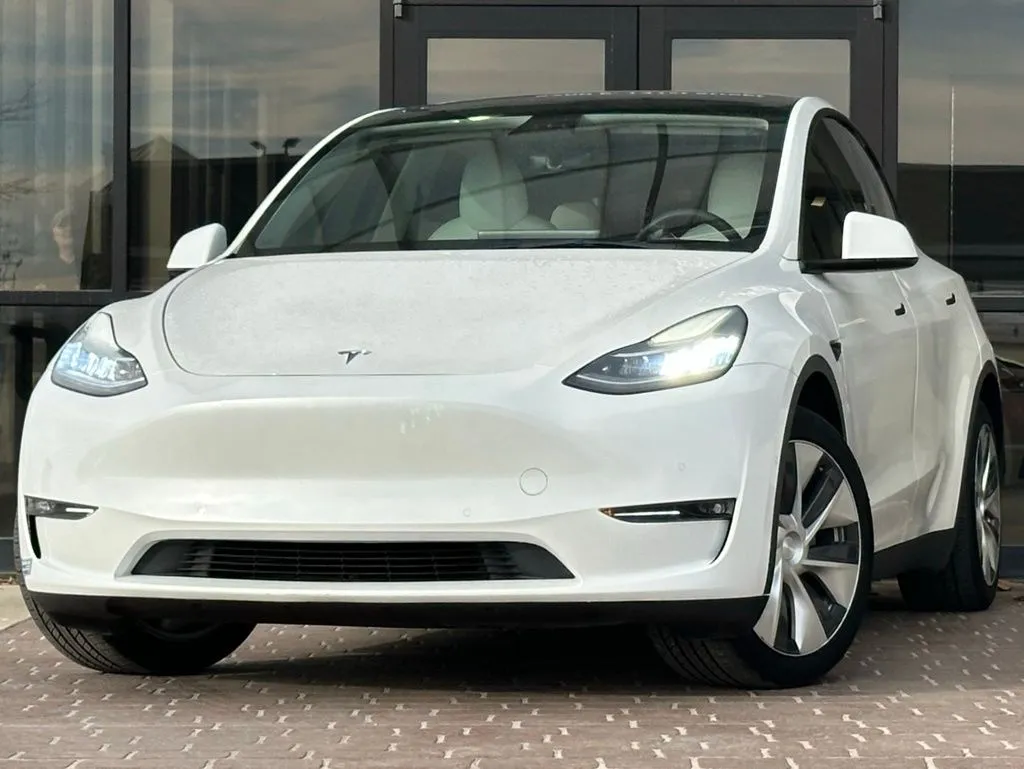 2021 Tesla Model Y Long Range's photo